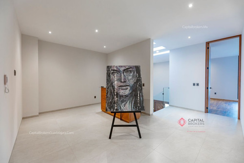 Casa Nueva De Lujo Con Sótano En Venta Villa Verona
