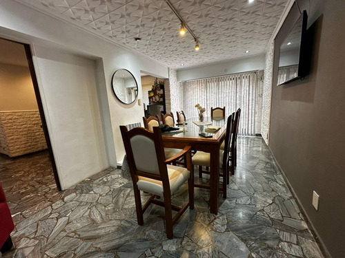 Casa En Venta En Ciudad Jardin Con Patio Cochera