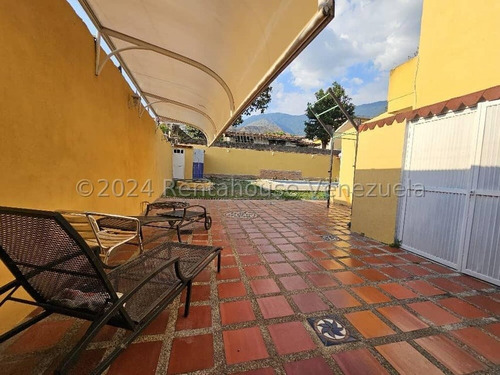 Casa Moderna En Venta Urb El Castaño Zona Privada Con Planta Electrica Y Piscina Se Vende Amoblada Kg:24-19915