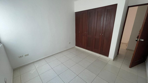 Apartamento Con Terraza En Don Honorio, Prox Carrefour Venta