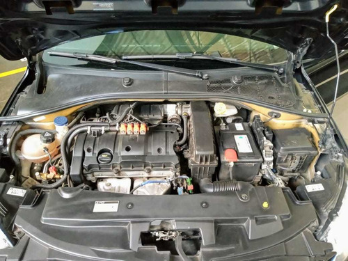 Peugeot 301 Allure 1.6 2017 Impecable Equipo De Gnc (eo)