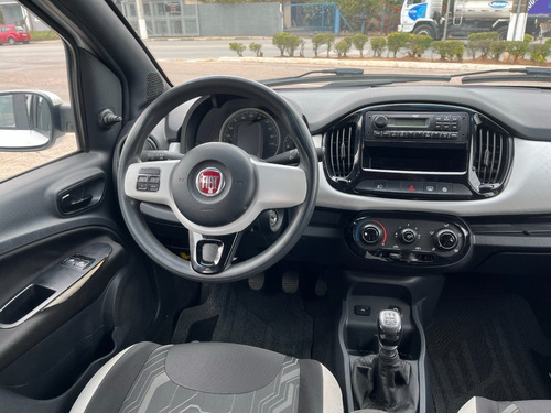 Imagem 10 de 13 de Fiat Uno 1.4 Evolution