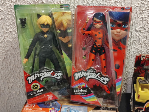 Bandai Miraculous Lady Bug & Cat Noir Fondi Rojo (Usado)