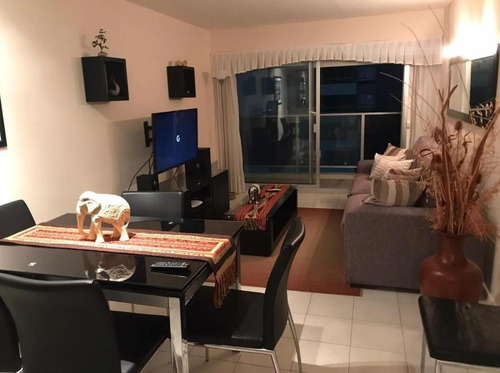 Imagen 2 de 26 de Apartamento De 1 Dormitorio Y 1/2 A La Venta En Edificio Con Amenities