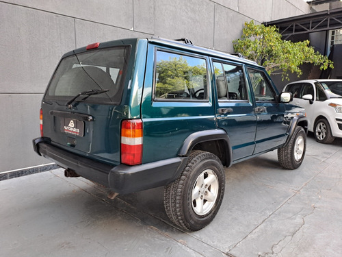 Jeep Cherokee 2.5 Sport