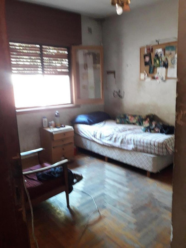 Imagen 7 de 15 de Casa Americana - 3 Ambientes - Fondo - Servicios - Castelar