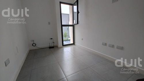 Duplex En Housing De Miradores, Totalmente Central!