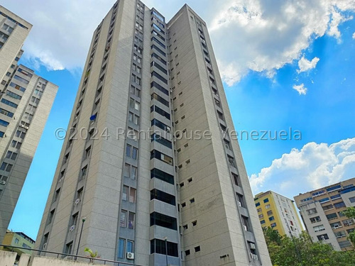 Ms: 24-22522 Se Vende Espacioso Apartamento En La Boyera. A=84m2, 3h, 2b, 2p.