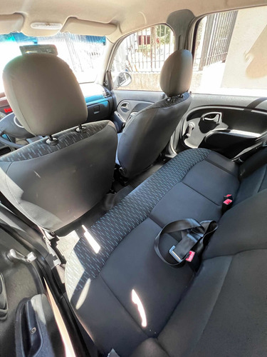Imagen 10 de 11 de Renault Clio 2015 1.2 Mío Authentique Pack Look
