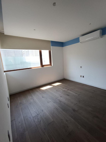 Departamento En Renta, Dos Niveles, Excelente Ubicación.