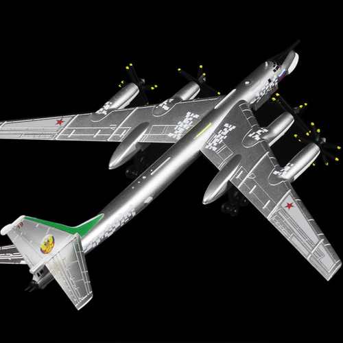 Modelo De Avión Bombardero De Tu-95 A Escala 1:200 Rusia