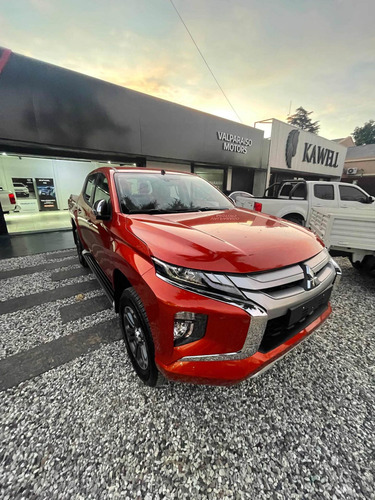 Imagen 3 de 16 de Mitsubishi L200 2023 2.4 181cv Di-d High Power Cuero
