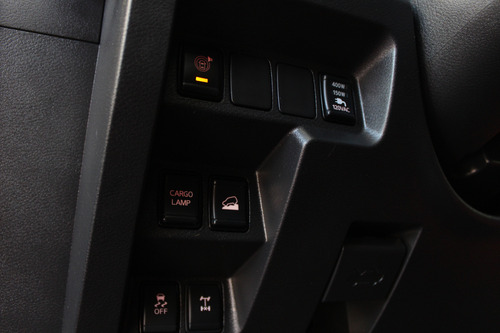 Nissan Frontier 3.8 V6 Pro-4X 4Wd At