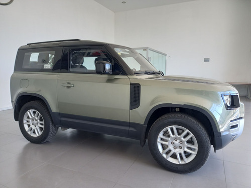 Land Rover Defender 2021