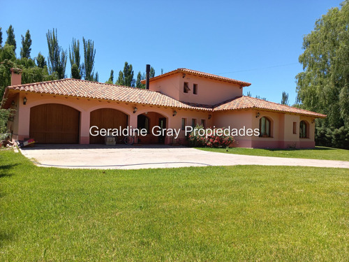 Venta Casa 3 Dormitorios Cipolletti Con Cochera