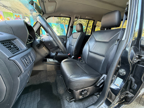 Mitsubishi Pajero TR4 2.0 4x2 Flex Aut. 5p