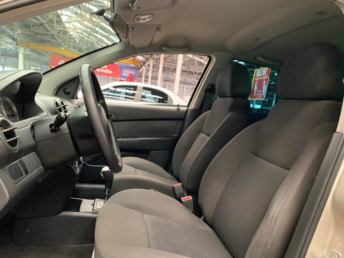 Imagen 9 de 13 de Chevrolet Aveo 1.6 Lt Aut Ac 2015