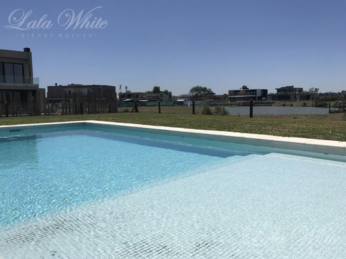 Imagen 16 de 30 de Venta - Casa A Estrenar Con Vista A La Laguna En Terralagos