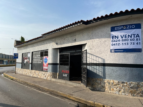 Local En Venta Entre La Av Intercomunal Y La Av Juan De Urpin De Barcelona