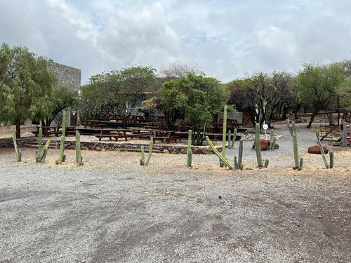 Hermoso Lote Terreno Regular Completamente Plano Propio Para Construir La Casa De Tus Sueños Dentro De Fraccionamiento Privado Real De Juriquilla.