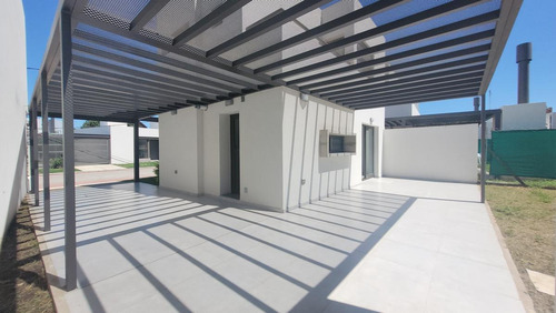 Imagen 2 de 21 de Casa En Una Planta - Las Piedras Housing