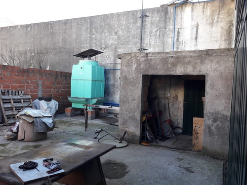 Imagen 7 de 13 de Venta Galpón - Deposito En Dos Plantas En Barrio Bernardino Rivadavia, Sobre Mas De 350mts2 Cubiertos
