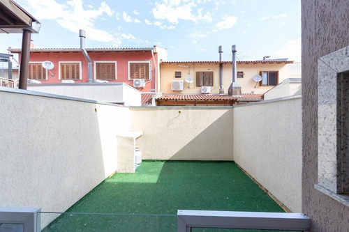Casa Em Hípica Com 2 Dormitórios - Lu432415