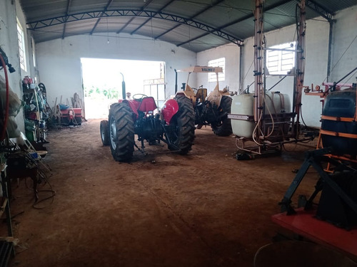 Sítio 5,5 Alqueires Rico Em Agua,localização Nobre,2 Casas Boas,4 Dorms Cada,4 Kms Do Asfalto,terra Fértil,vermelha,muitas Benfeitorias - St00053 - 69181042