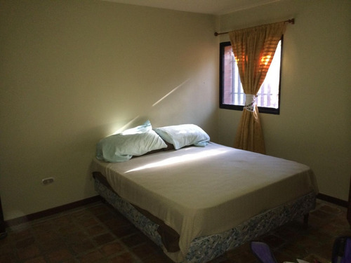 Imagen 7 de 16 de Elisa Erebrie Vende Townhouse En La Trinidad Mls #22-2540