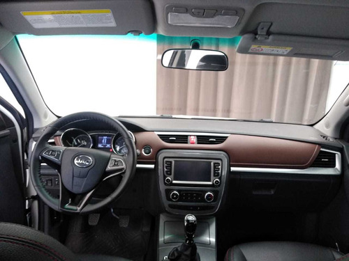 Imagen 7 de 14 de Jac T6 Luxury 4x2 Mt 2020 8.000 Km. Blanco Patentada 2021