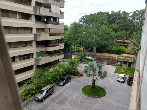 Imagen 23 de 29 de Se Vende Apto 380m2 4h+2s/4b+s/2pel Pedregal La Castellana Parte Alta