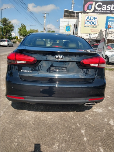 Imagen 7 de 15 de Kia Forte 2.0 Hb Sx At 2018