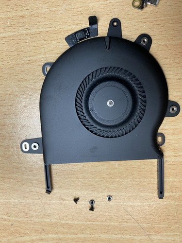 Ventilador Izquierdo Para Macbook Pro A1989 A1706 - Desarme