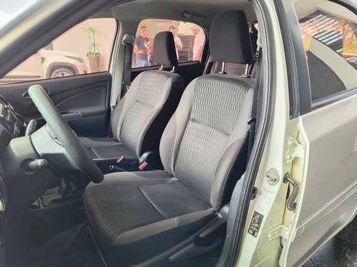 Toyota Etios X Plus 1.5 (Flex)