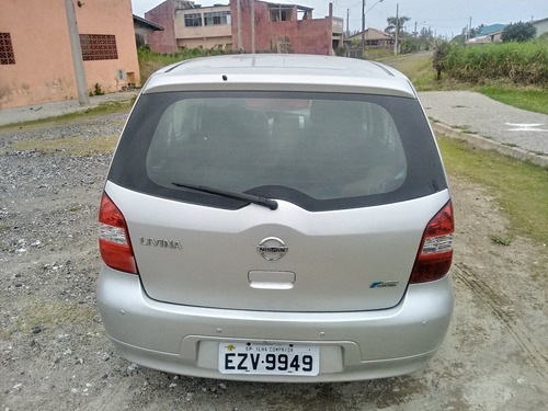 Nissan Livina 2013 1.6 Flex 5p