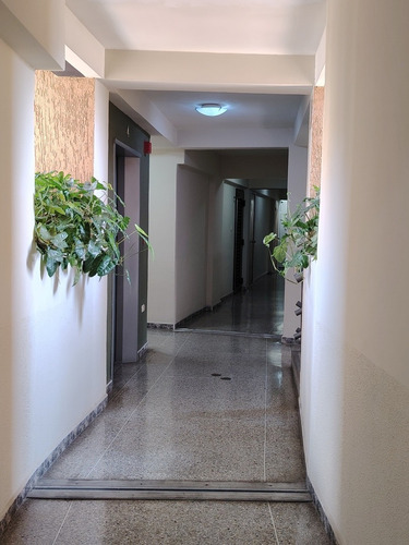 Elena Hidalgo Vende Hermoso Apartamento En Res. Bromelia. Tazajal. Municipio Naguanagua. Edo Carabobo. Cercano A Centros Comerciales Y Fácil Acceso A La Autopista (solo Clientes)