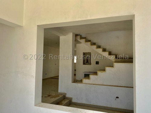 Imagen 4 de 9 de Townhouse En Construcción En Venta Ubicado En Punto Fijo