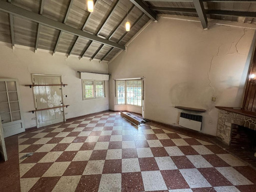 Imagen 9 de 13 de En Venta Y Alquiler (solo Comercial) | Hermosa Propiedad En Moreno Sobre Av. Libertador Al 1100 | Amplios Espacios | Parque |
