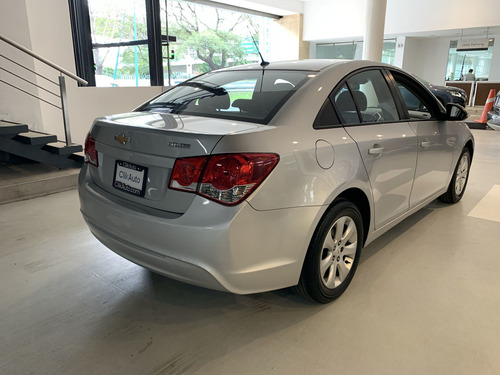 Imagen 11 de 15 de Chevrolet Cruze 2016 1.8 Ls Mt