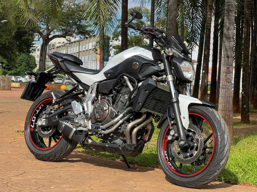 Imagem 2 de 11 de Yamaha Mt-07 2016