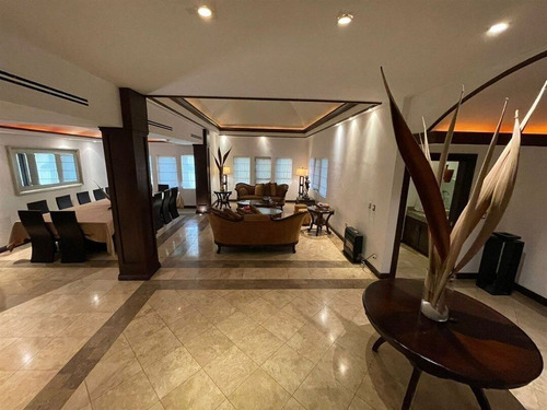 Casa En Venta En Canterías En Monterrey