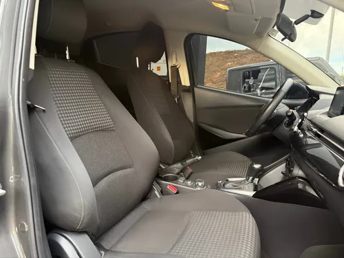 Mazda 2 1.6 touring automatico