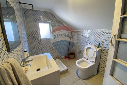 Casa De Dos Pisos Con Piscina En Ñuñoa