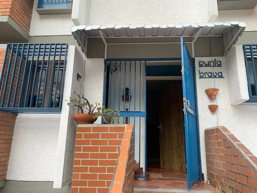 Imagen 3 de 21 de Casa En Venta En Los Dos Caminos 400m2 Mls #22-11146