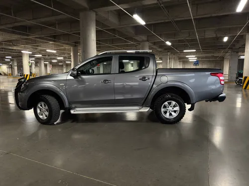Mitsubishi L200 2.4 Cabina Doble 4x2 Mt