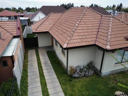 Excelente Casa En Venta En San Valentin (84299)