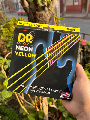 Cuerdas De Bajo Dr Neon Color Amarillo 45-105 Originales