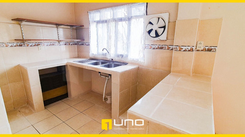 Imagen 8 de 10 de Departamento En Alquiler En Segundo Piso- Av San Aurelio Dentro Del 3er Anillo
