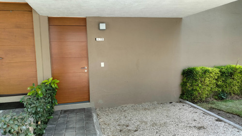 Casa En Renta En Zibata Queretaro