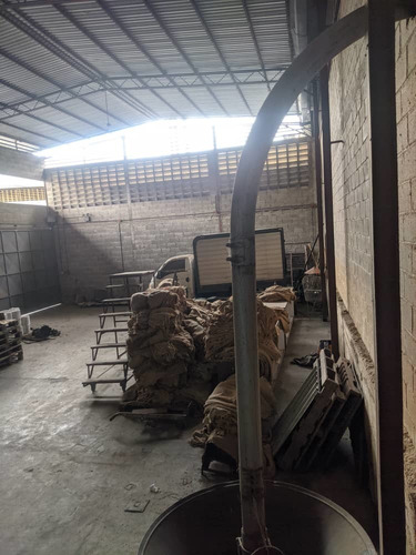 Venta Fábrica Torrefactora De Café, Terreno Con 9.800mts2 Con 7 Galpones Y 3 Viviendas. Zona Ind.el Tambor. Inf. Ma. Fda. V